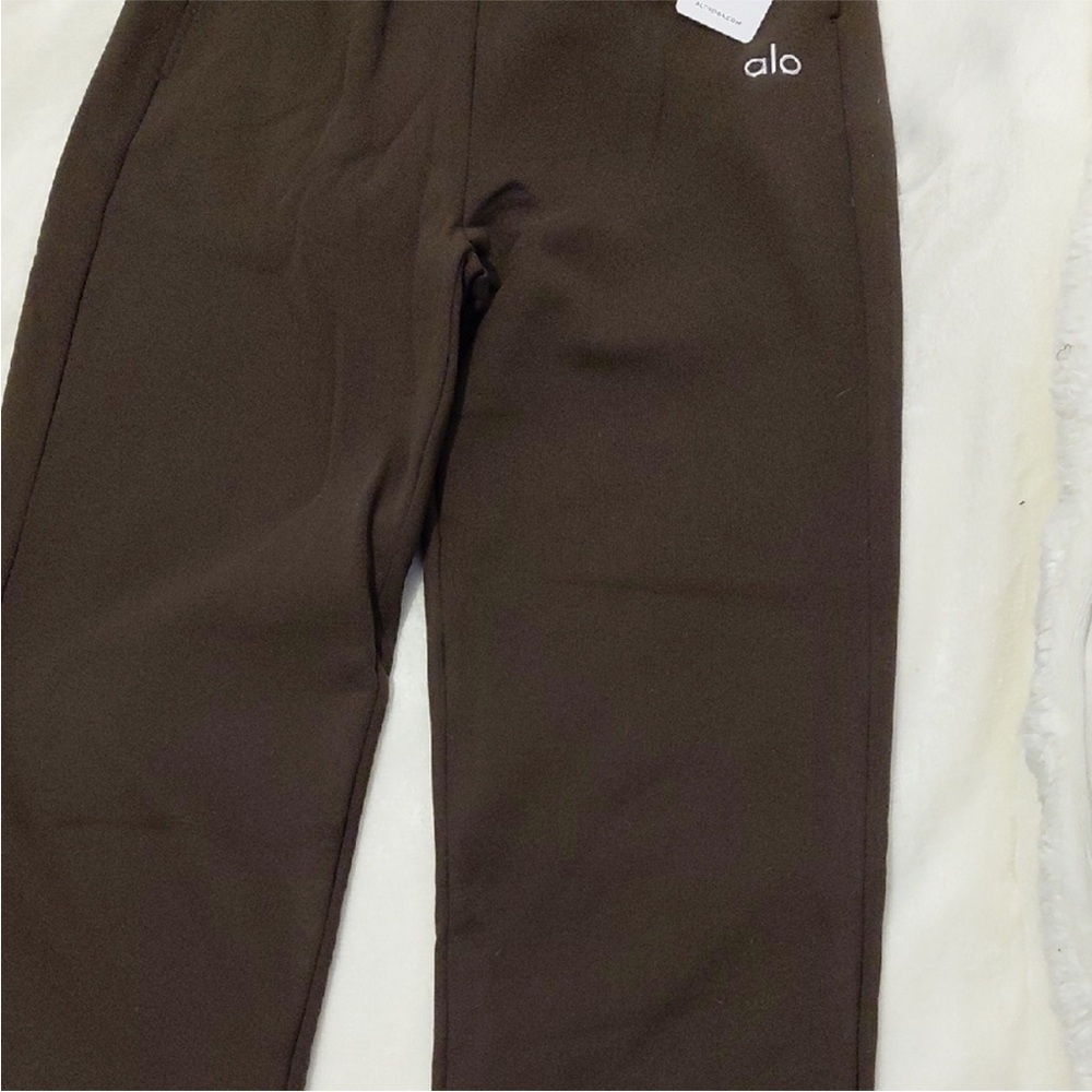 ‼️SOLD‼️ALO Yoga Espresso Accolade Sweatpants - Picture 1 of 2